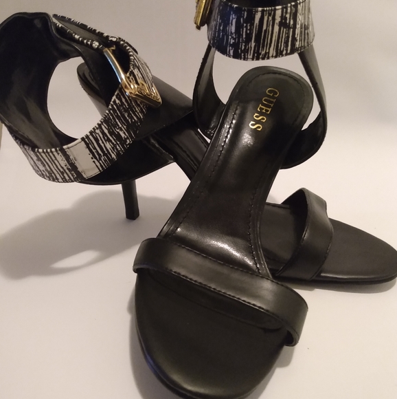 GUESS black ankle strap heels - Picture 2 of 7